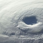 Detail oka hurikánu Isabel z vesmírné stanice ISS, 15. září 2003.(NASA)